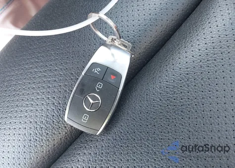 2019 Mercedes-Benz C 300 4Matic из США, поврежденный, VIN 55SWF8EB7KU310912